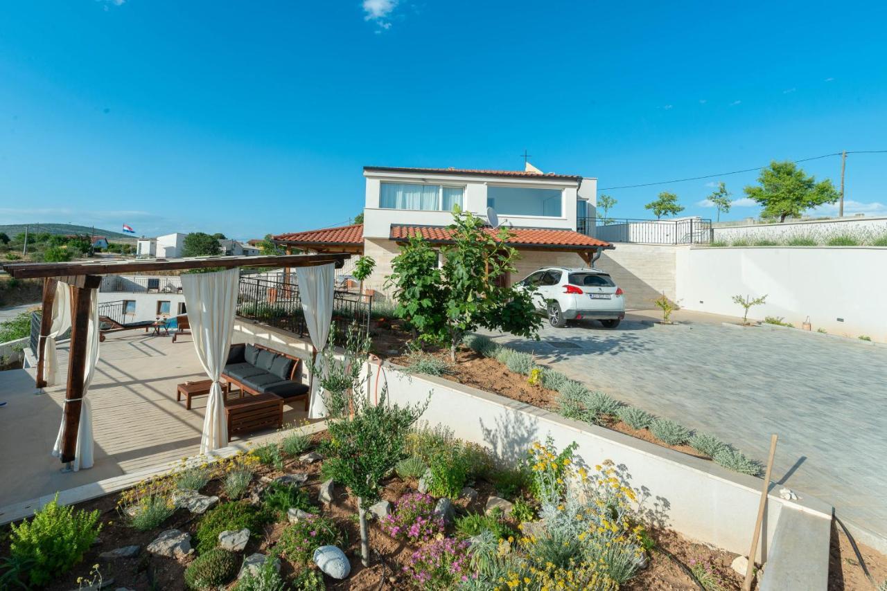 Modern Rustic Villa Kate Бенковац Экстерьер фото