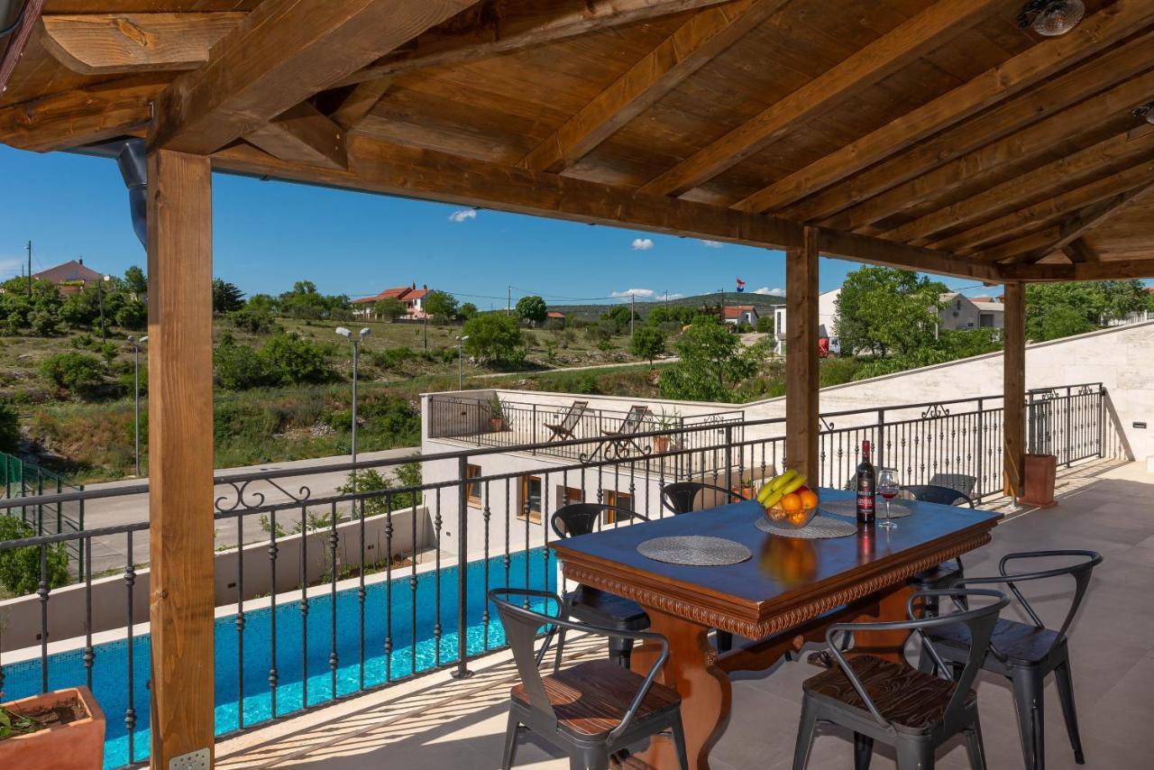 Modern Rustic Villa Kate Бенковац Экстерьер фото