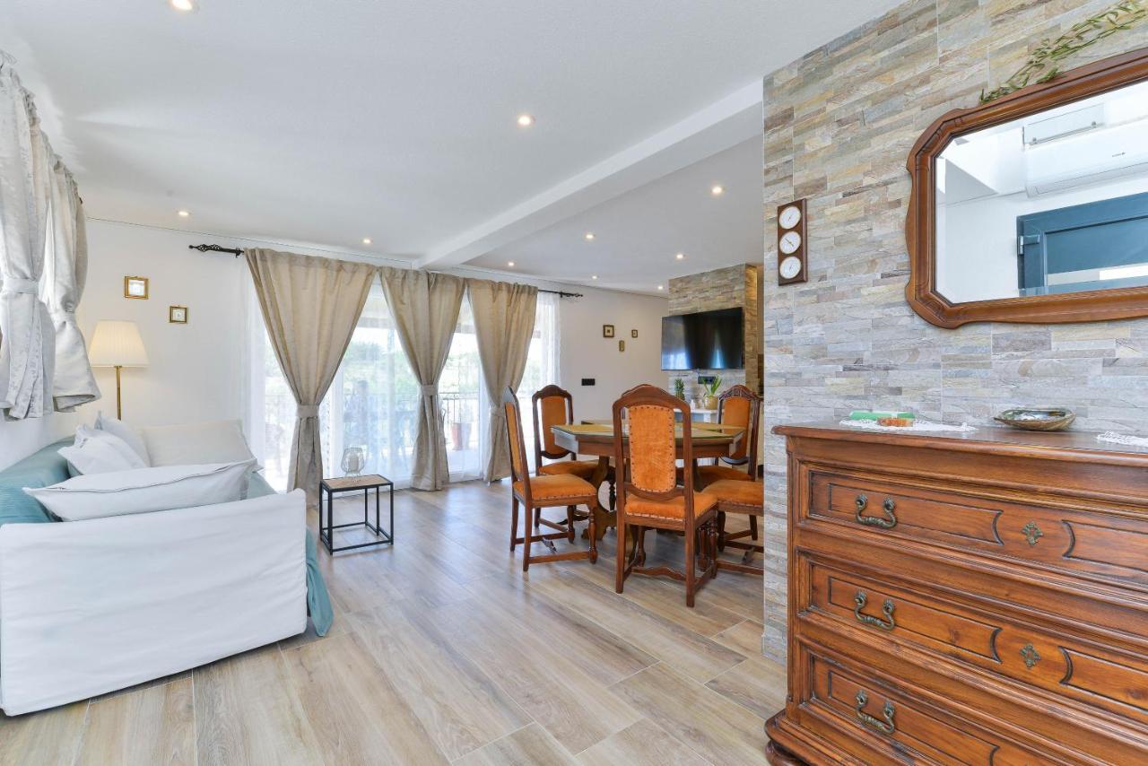 Modern Rustic Villa Kate Бенковац Экстерьер фото